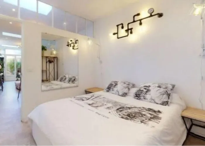 Bandol Magnifique Appartement En Rdc Cour Sans Vis A Vis 5Mn Plage